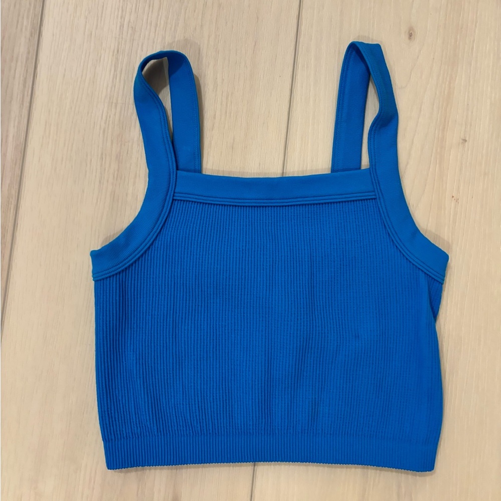 blue tank top